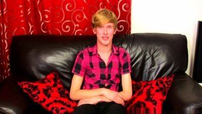 Group emo gay sex 18 year old Austin Ellis is a jiggly - drtuber.com